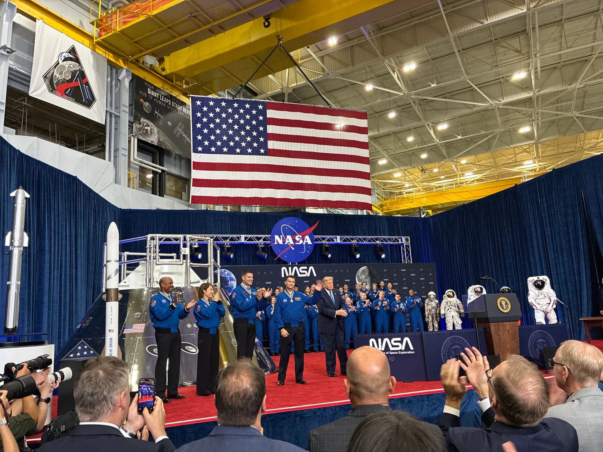 Trump Awards Artemis II Crew With Congressional Space Medal of Honor